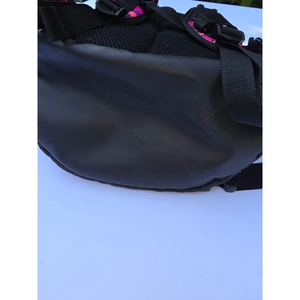 Speedo Teamster Backpack 25L Pink Digicam Colorful Waterproof Wet Compartment